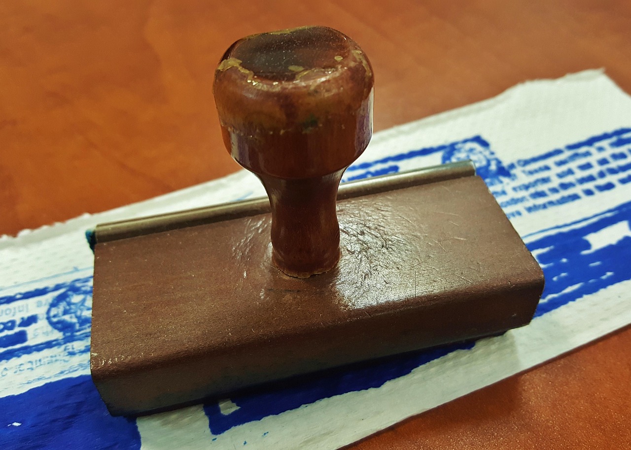 Dédouanement: documents officiels et tampons